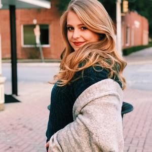 Meet your Posher, Olivia